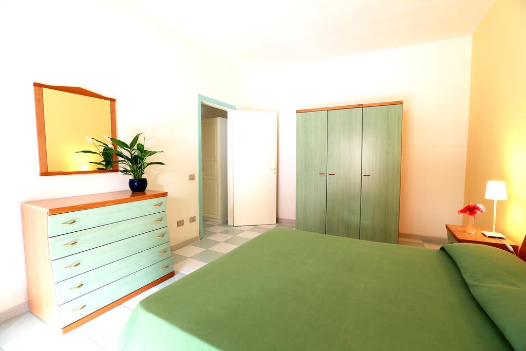 Residence Del Mare Casesicule Santa Maria Del Focallo Room photo